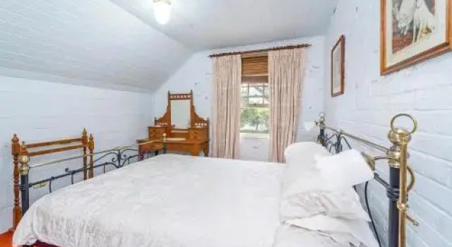 Azile 1875 Heritage Victorian Duplex