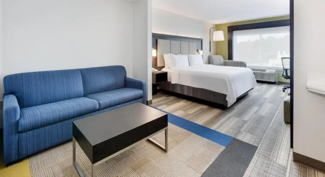 Люкс Holiday Inn Express Hotel & Suites Dublin by IHG