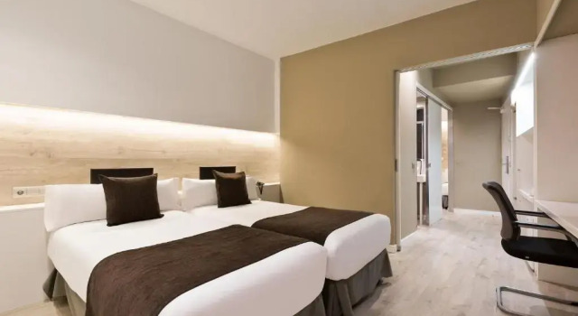 Семейный номер Superior Hotel Travessera