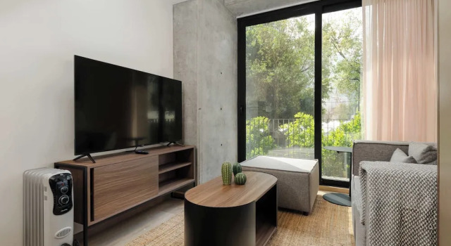 w Striking 2BR in the Heart of San Rafael, Забронировать Апартаменты/квартира Мехико Мексико, рядом с Театр «Эль-Милагро»