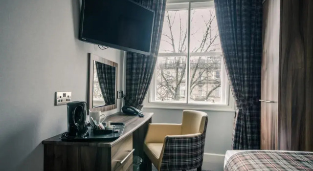 Одноместный номер Standard Royal West End Hotel