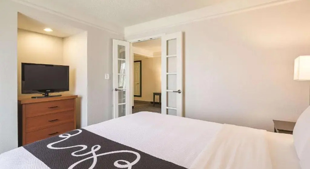 Люкс La Quinta by Wyndham Dallas Plano West