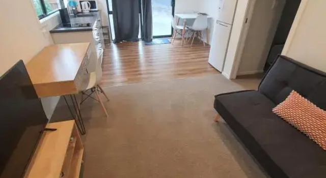 Коттедж c 1 комнатой Modern 1 bedroom guest house