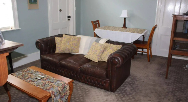 Westbury Gingerbread Cottages, Reserva ahora Bed & breakfast Hoteles en Westbury con aparcamiento, Aparcamiento