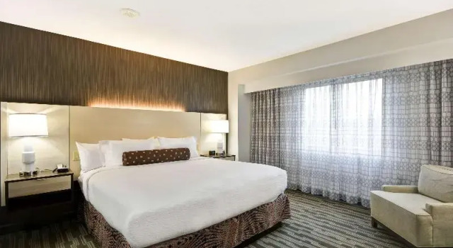 Люкс Presidential Отель Embassy Suites by Hilton Charlotte