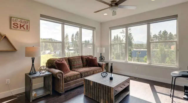 Rendezvous Luxury Chalets by Winter Park Escapes, Забронировать Шале Виллы Винтер Парка, рядом с Body Kneads Massage and Pilates, Вилла