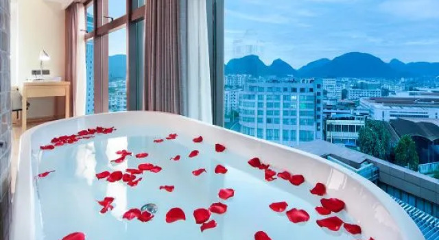 Люкс Bo She Hotel Guilin