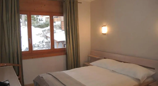 Résidence Royalp - Appartement 22a, Rezerwuj Apartament Hotele w Vaud z basenem, Basen