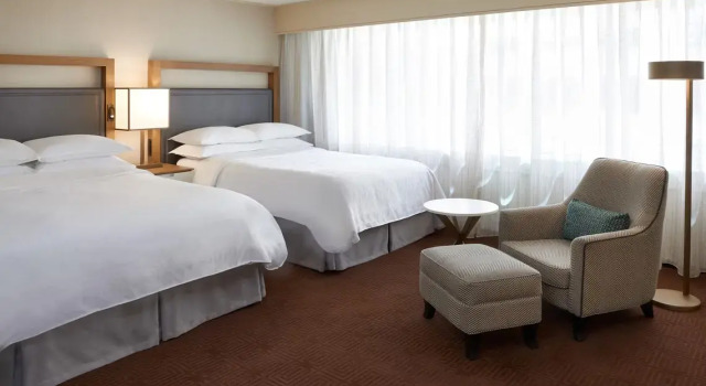 Четырёхместный номер Standard Sheraton Ottawa Hotel