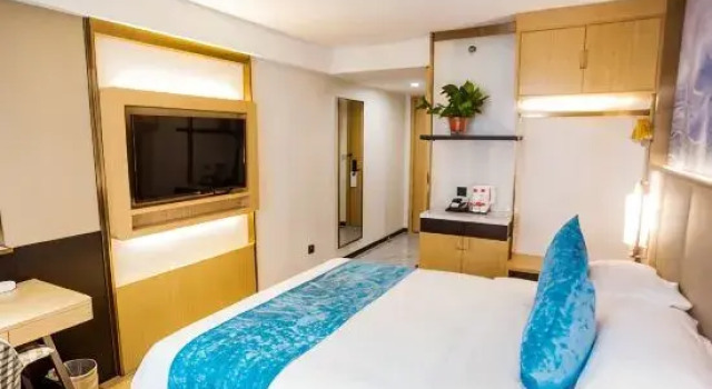 Двухместный номер Standard GreenTree Eastern Hotel Huaian Suning Plaza West Huaihai Road