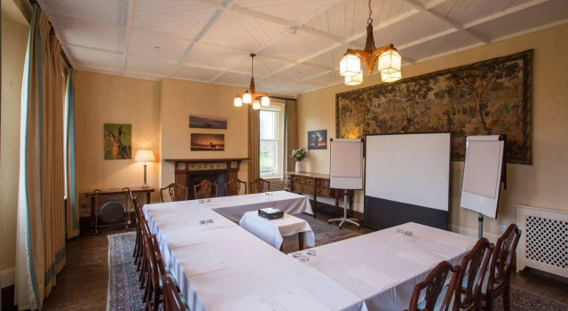 Overtown Manor Bed and Breakfast, Book Hotel Hoteller i Gloucestershire med pool, Swimmingpool