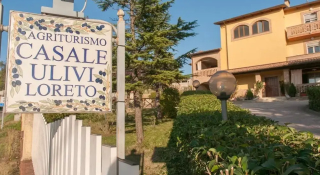 Casale Ulivi, Book Hotel Hoteller i Todi med pool, Swimmingpool