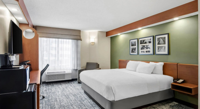 Двухместный номер Standard Sleep Inn & Suites Bay View Acme - Traverse City