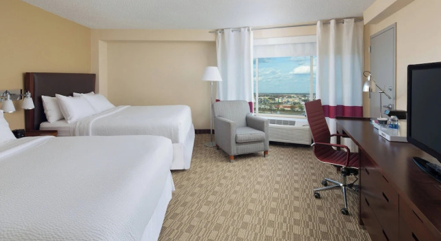 Четырёхместный номер Deluxe Four Points by Sheraton Orlando International Drive