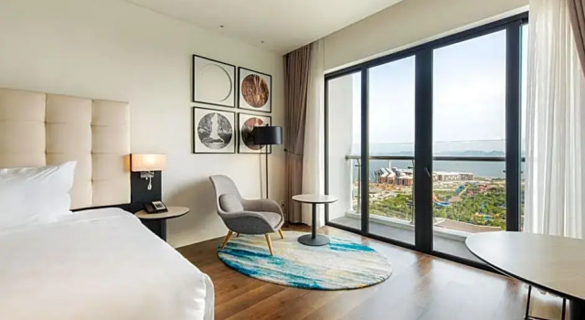 Двухместный люкс Executive Hotel Soleil Ha Long, Trademark Collection by Wyndham