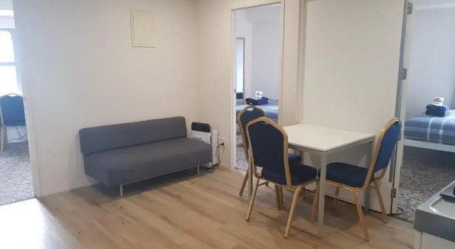 Шестиместные апартаменты с 3 комнатами Empire Apartments