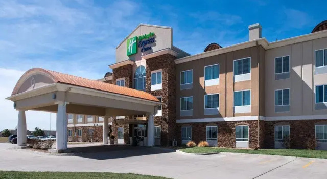 Run of House Holiday Inn Express Northwest Maize by IHG