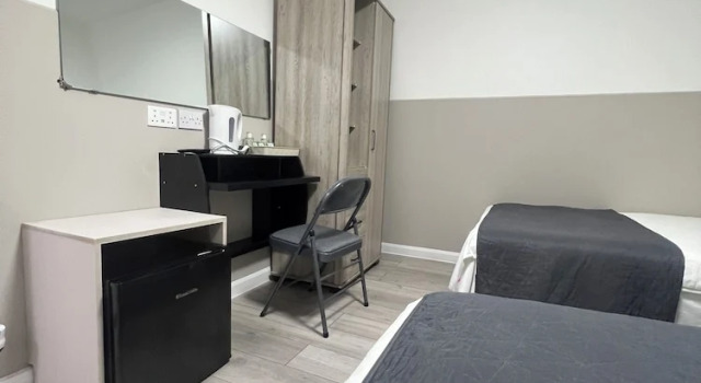 Трёхместный номер Superior Plaza London Hotel