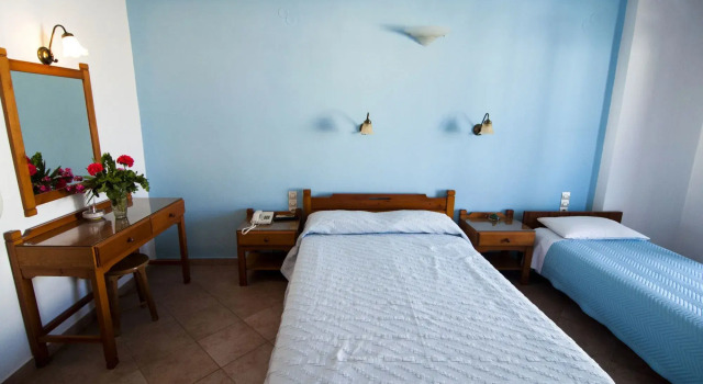 Cyclades Hotel, Prenota Hotel Finikas Syros