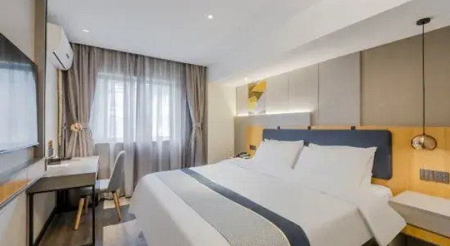 Люкс Homeinn Selected Hotel (Shaoxing East Station Wanhecheng)
