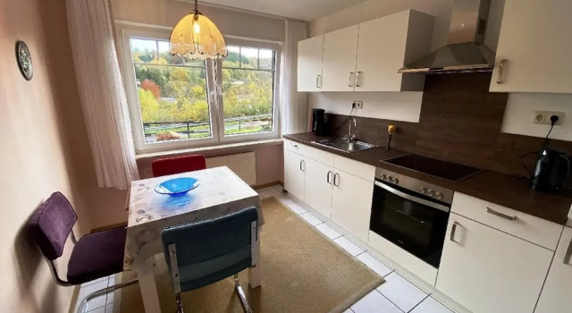 Апартаменты Einladende Ferienwohnung in Muellenborn Eifel