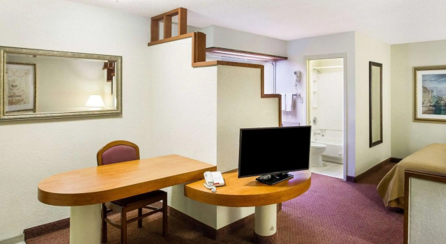 Rodeway Inn & Suites Fiesta Park, Book Hotel Billige hoteller i Bexar County