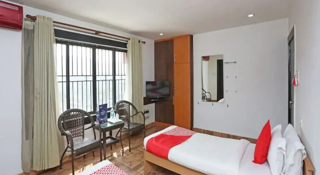 OYO 2794 Hotel Plaza Inn