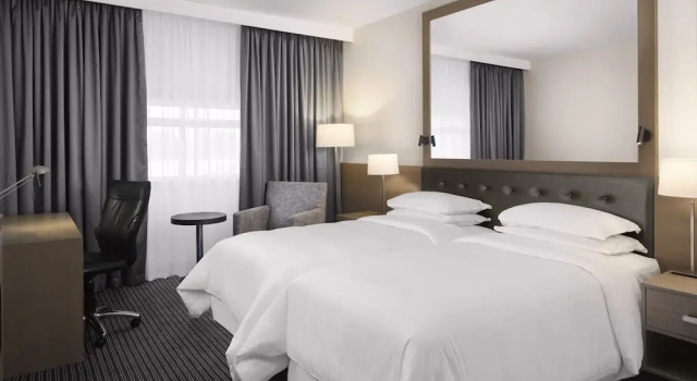 Двухместный семейный номер Standard Sheraton Heathrow Hotel