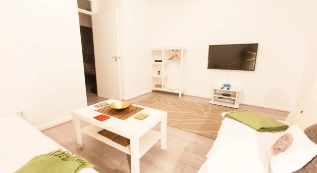 Newly Refurbished 2-br Flat for 5 in London, Забронировать Отель Лондон Большой Лондон, рядом с Природный заповедник London Wetland Centre