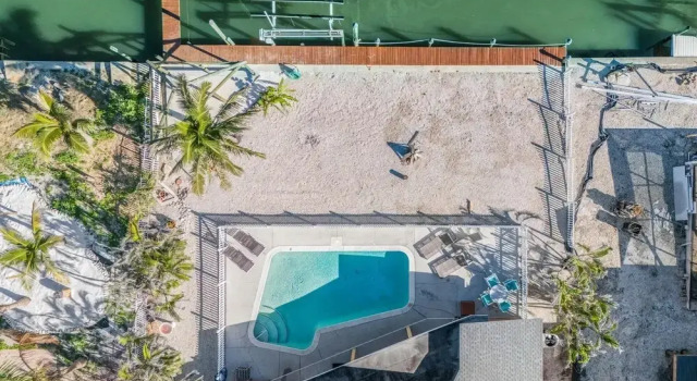 Коттедж 5535 Casa De Lujo: Heated Pool W/ Water Views 4 Bedroom Home
