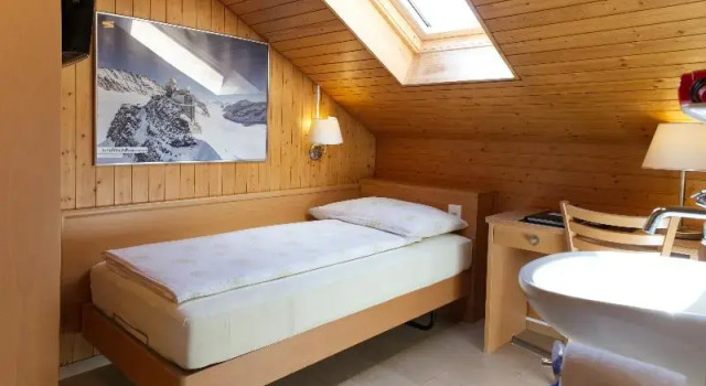 Standard huone Hotel Rössli