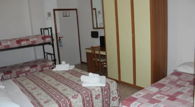 Четырёхместный номер Standard Hotel Santini