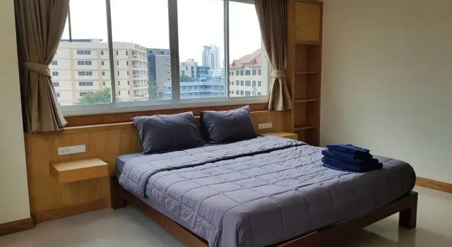 A Large 2 Br - 3 Baths 511 Downtown