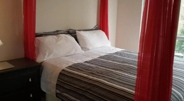 2 Bedroom 1 Bathroom Prime Location in Mississauga, Varaa Hotelli Mississauga 