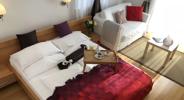 Viktoria Lodge Bed and Breakfast, Забронировать Отель «постель и завтрак» Срима Шибеник