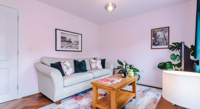 Spacious 2 Bed Perfect for Couples With Parking, Rezervasyon Tatil Evi Merseyside villalar, Villa