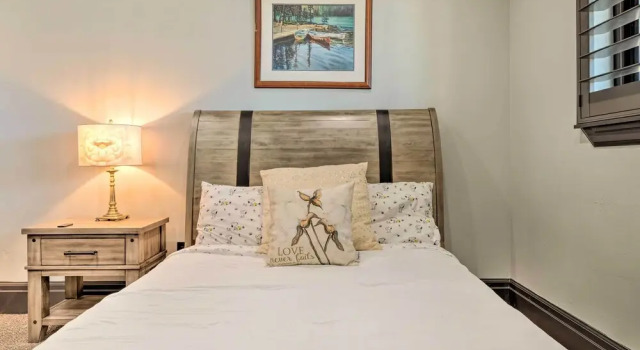 Spacious Tooele Unit w/ Sprawling Mtn Views!, Book Feriehus Hoteller i Tooele med parkering, Parkering