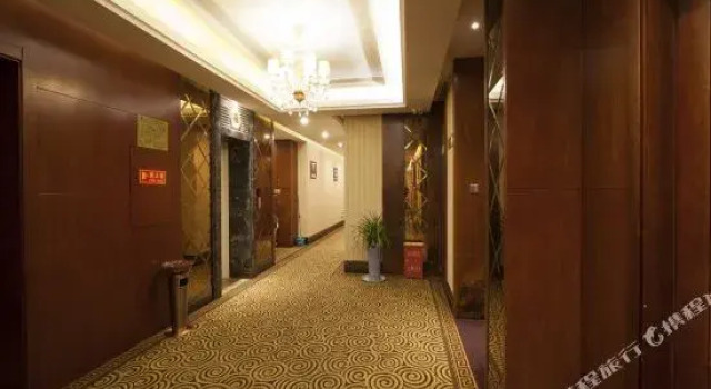 Wushan New Oriental Hotel, Buchen Sie Hotel Wushan Chongqing