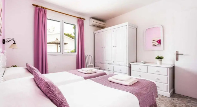 Villa RAQUEL, Varaa Villa Mökit kohteessa Ciutadella, Mökki