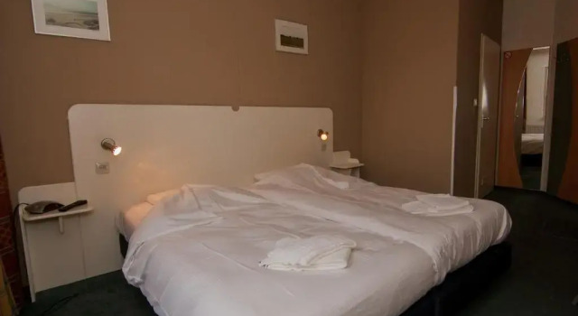 Camera Standard Hotel Bom