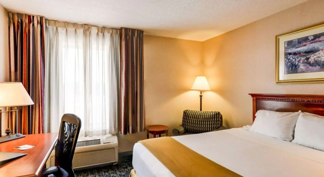 Четырёхместный номер Standard Quality Inn Spring Mills - Martinsburg North