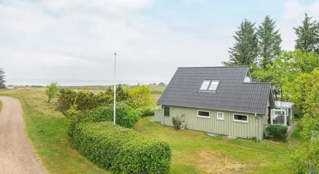 Коттедж 6 person holiday home in Hemmet