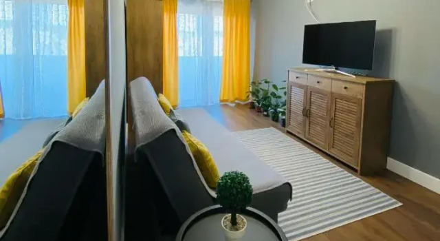 Topaz Studio, Varaa Hotelli Oradea 