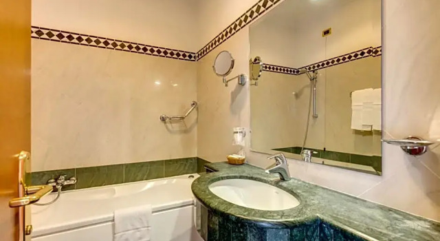 Четырёхместный номер Hotel Contilia