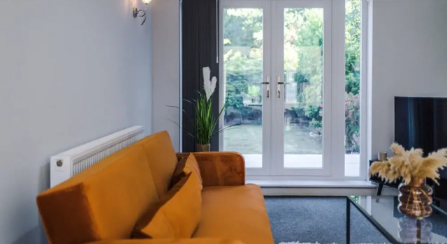 Premium 3 bed Detached House - off Road Parking - Bromborough, Prenota Hotel Bromborough Wirral