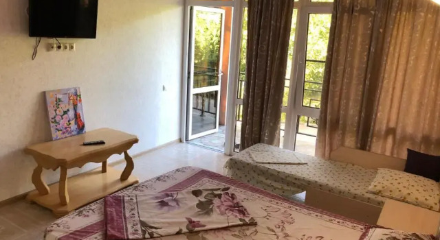 Guest House on Lakrba 3