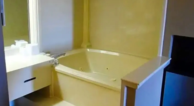 Suite Econo Lodge