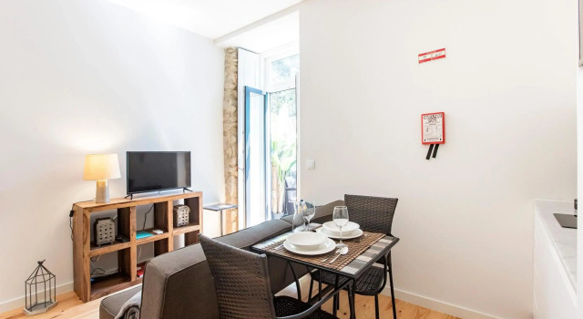 Mártires Sweet Apts by PortoCityHosts, Забронировать Отель Cedofeita / Santo Ildefonso / Se / Miragaia / Sao Nicolau e Vitoria Порту, рядом с Lapa Metro Station