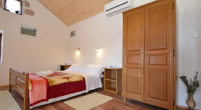 Коттедж Holiday Home in Starigrad With Garden