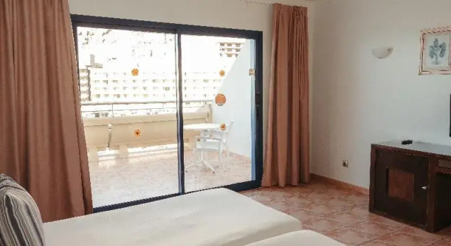 Двухместный номер Superior с балконом Hotel LIVVO Lago Taurito & Aquapark